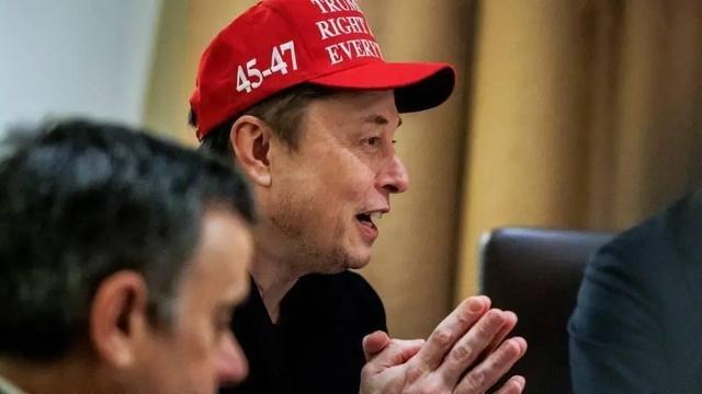 特朗普昭告50州，不能让中国超车，马斯克重返白宫，最强帮手回归