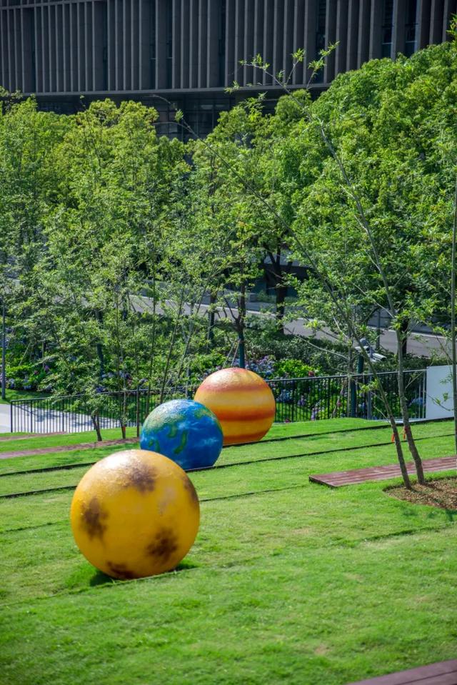 宇宙级浪漫,上海也太会了!