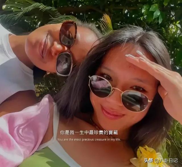 这是黄楼和黑妞在比利时养家的生活照，每一张都这么自信、阳光