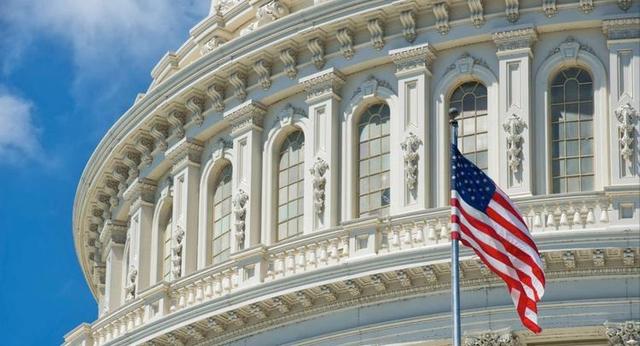 美国最牛副总统去世！特朗普继承他的衣钵却反目，连悼词都懒得念