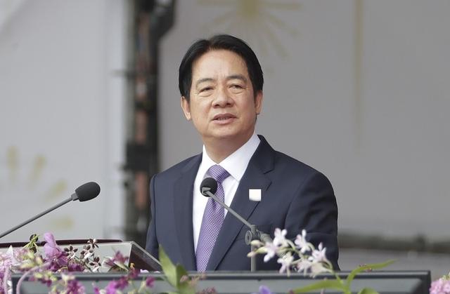 打破32年惯例，乌克兰专机降落台湾，逼大陆军援俄罗斯？