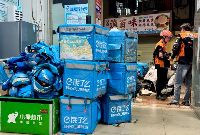 淘宝团购试水受挫，外卖从冲单量转向冲单价｜独家