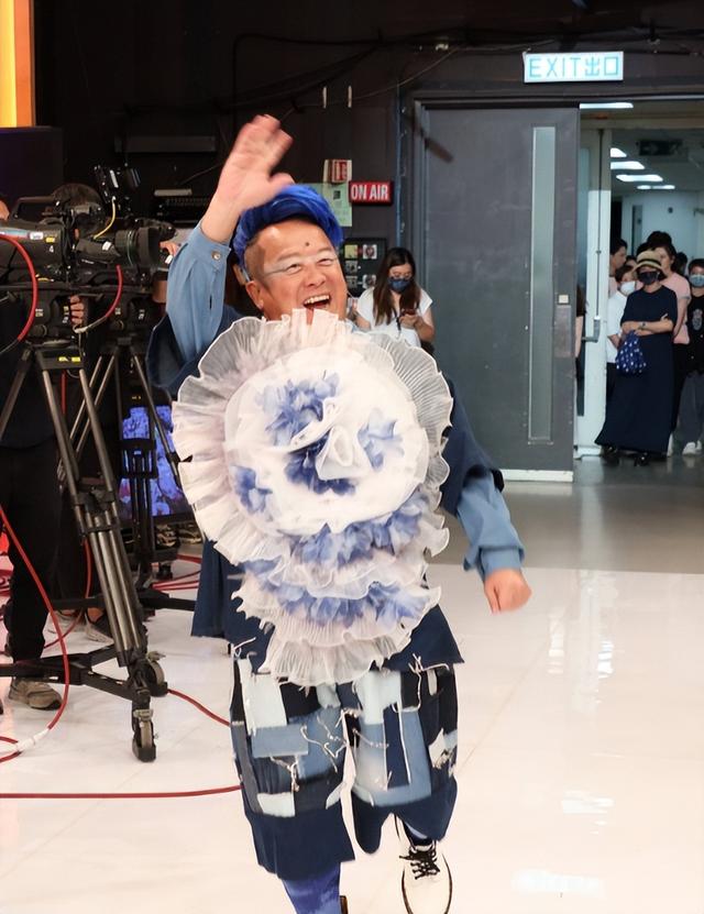 中秋没过完，4位明星已翻车，职场霸凌、亲密照、被抓，个个不亏