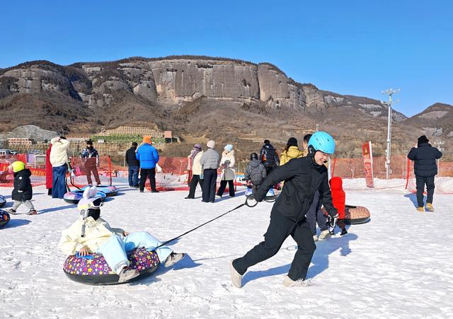 铜川周末两日游攻略：冰瀑奇观滑雪激情解锁极致冰雪之乐