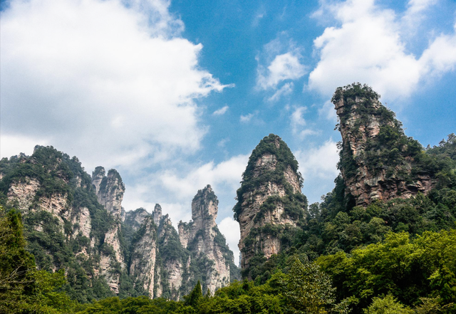 全球十大景区曝光！去过 3 个算资深，第 1 名藏着宇宙级美景
