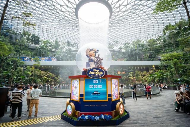 首发！等了一年多终于启航，我坐上了全世界“最快乐”的船