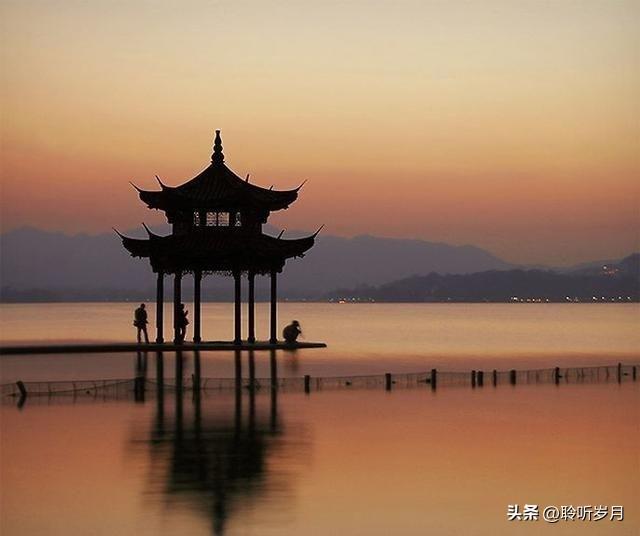 哪怕只有微光，也能在迷茫中指引方向