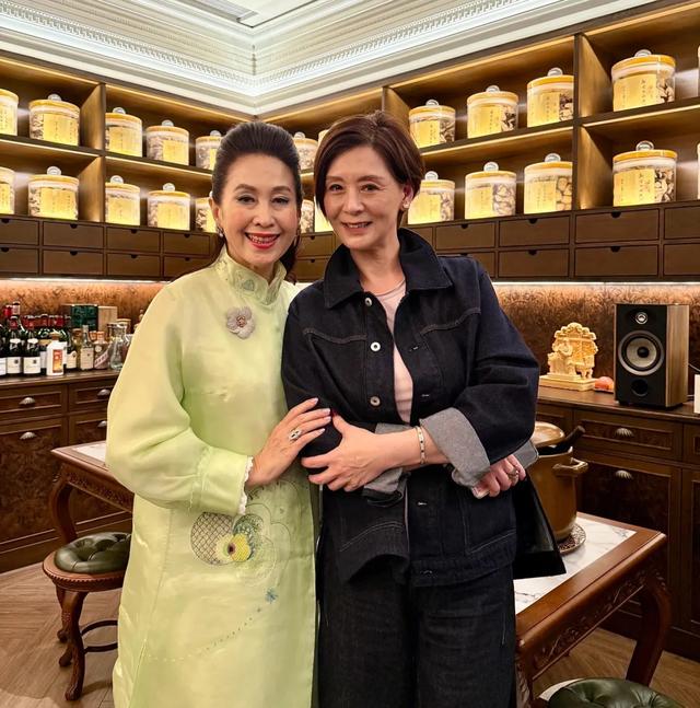 一众港星组团回内地吃陈皮宴，花费超50000元，直呼好特别好美味