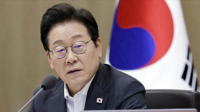 中国驻韩大使馆被砸，韩国警察冷眼旁观，李在明为何选择“沉默”