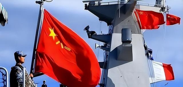 中国被骗了？当我们猛造航母的时候，美国却开始重点打造两栖舰