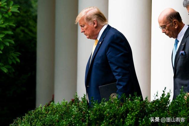 美国头号敌人浮现，并非中俄，黄仁勋一针见血，特朗普输了个精光