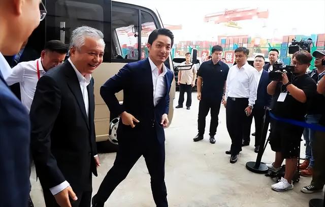 蒋万安再次亮明立场，坚持反对两岸统一，郑丽文也让大陆寒心了