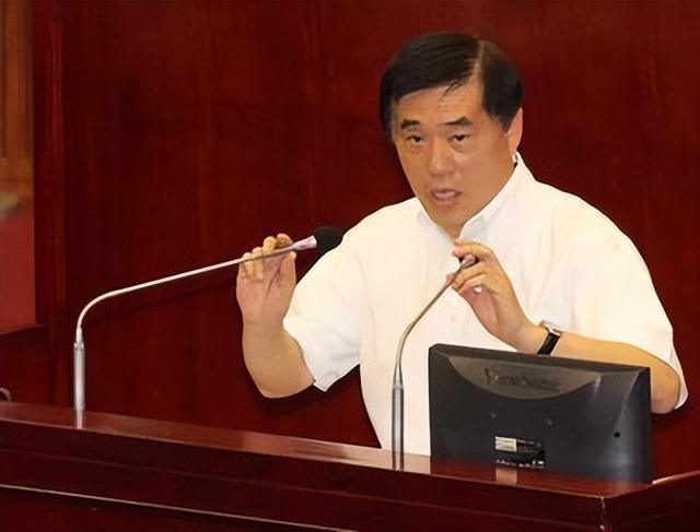 看完阅兵返台后，洪秀柱将有麻烦，吴子嘉断言：赖清德定会起诉她