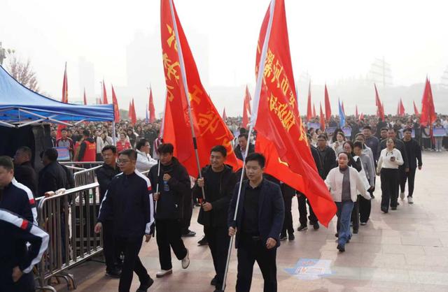 漯河市沙澧河徒步大会力筑健康梦，五千爱好者共享与自然和谐共生