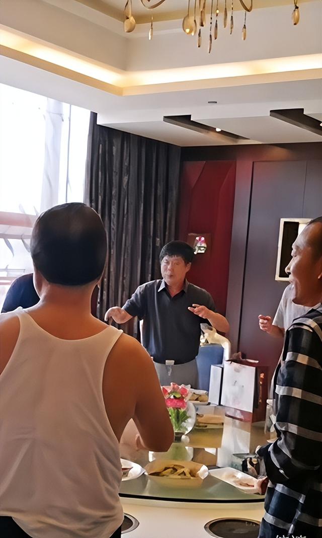 忆游走三地战友情，洞察南阳襄阳鄂州的独特魅力 在建军98周年之际