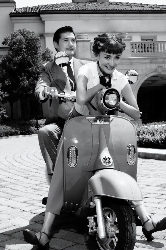 经典浪漫爱情电影《罗马假日》，情侣一起观看，体验当初的纯爱