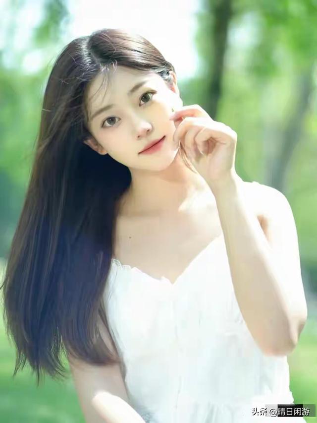 广西一校花，楚楚动人，我见犹怜，这气质堪称校园白月光