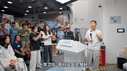 米哈游铁了心要变