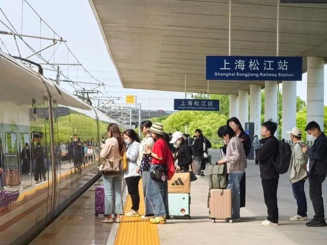 假期不是用来完成KPI的，它最大的意义就是允许你“无所事事”