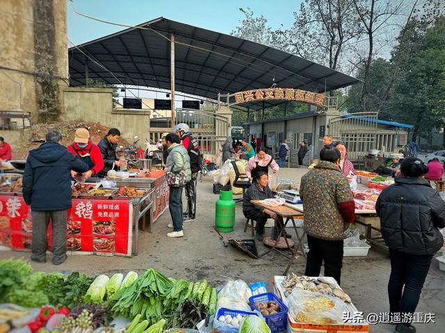 同兴枢纽站的下午场，藏着最浓的人间烟火 ！