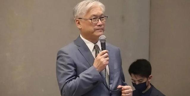 台岛政局突变，柯文哲当庭被捕，蔡英文在劫难逃，国民党兵分两路