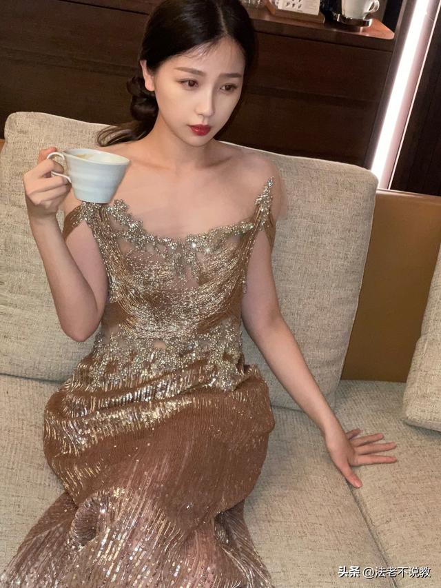 拔出萝卜带出泥！“诅咒”袁隆平，贪污15亿的她，这次惹众怒了！
