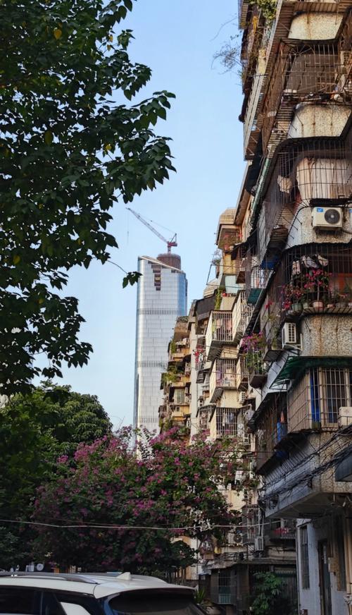 曹德旺预言要成真？若不出意外，2026年房地产将面临5大转折