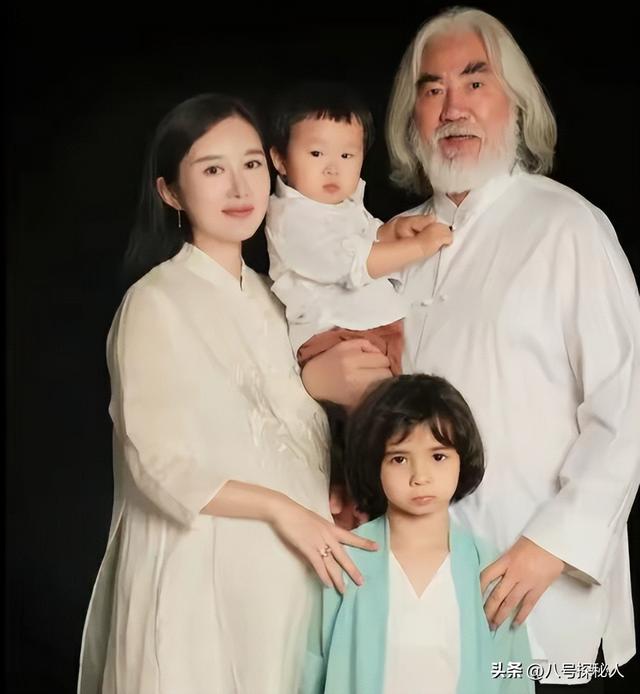 张纪中也没想到	，74岁的他给了杜星霖一切的爱，却没换来一声感激