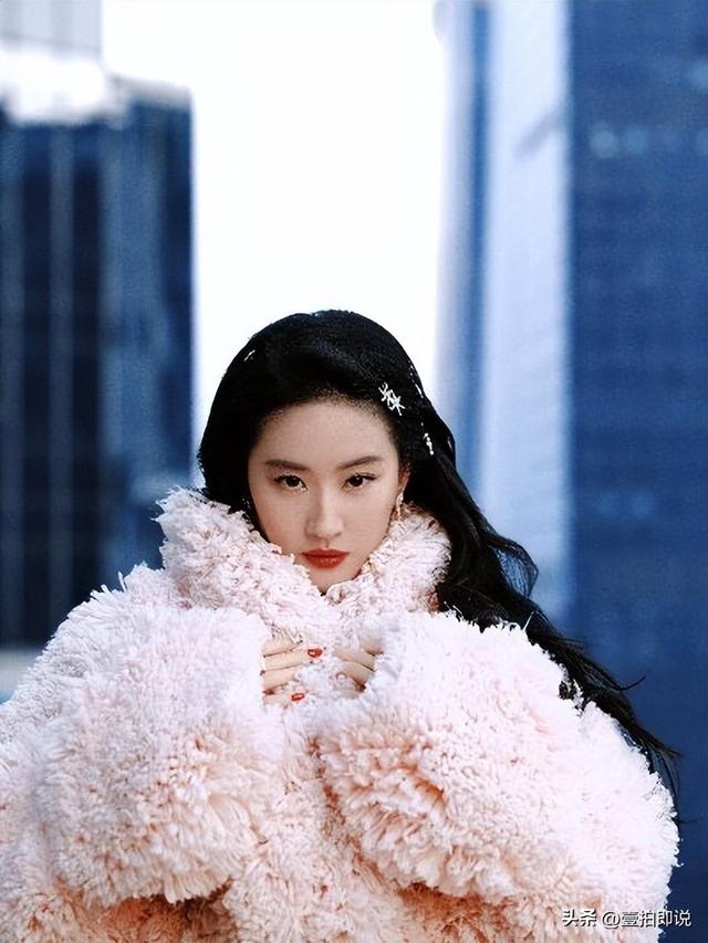 一场香港大火，让大家看清38岁刘亦菲的“真面目	”，赵立坚说对了