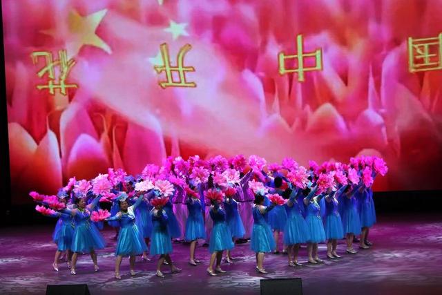 走进校园收获多·旅游文化展风采