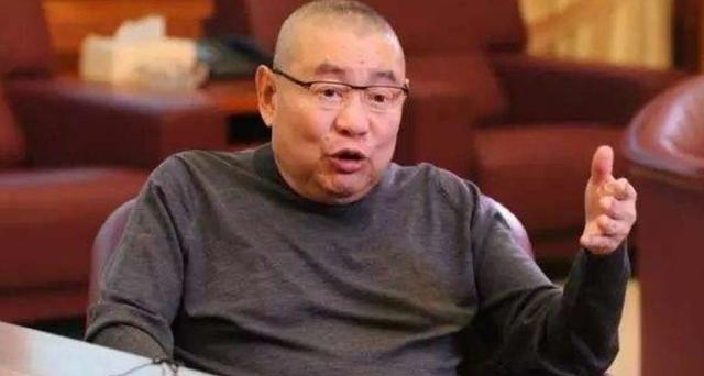 14岁已是“人间尤物”，被富豪看中花1亿娶回家，现55岁风韵犹存