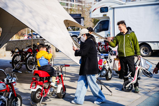 创新文旅融合 探索暖冬新体验——贾鲁河首届暖冬围炉煮茶暨复古机车文化节圆满落幕