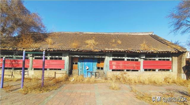 这里是鞍山城市的起点 明初建有一座堡城 修道为此拐了个弯