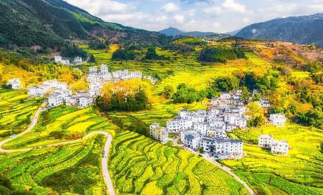 任何人与你聊天，都要记住，聊什么都可以，这三件事千万别聊