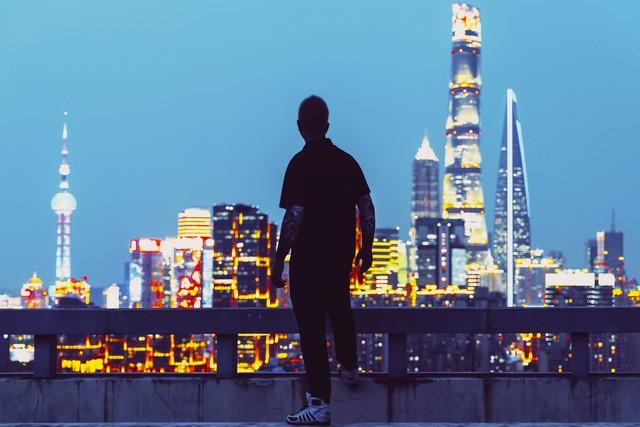 男人真正爱一个人，会有的三个顶级表现，很真实