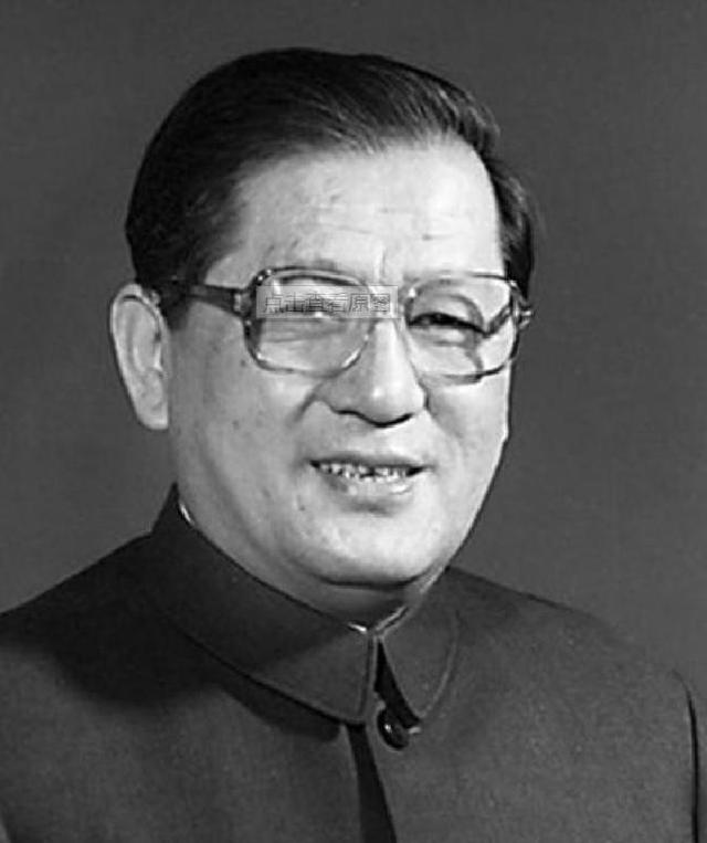 他连续7次当选中央委员，曾任京津沪市委书记，后来2次官至副国级