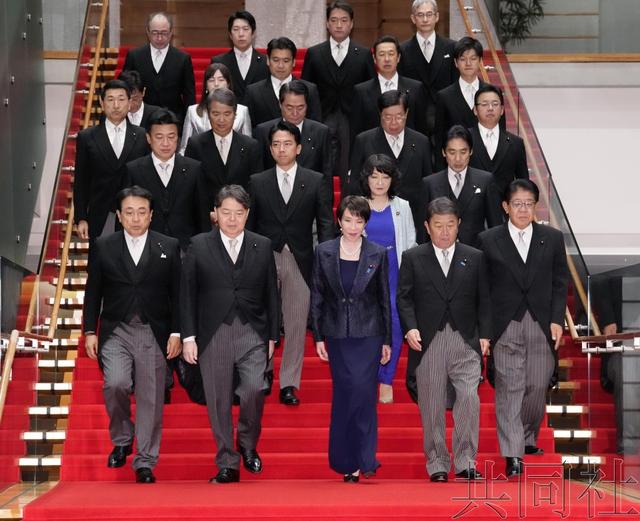 特朗普打通中方电话，在台湾问题上亮明态度，高市早苗后悔也晚了