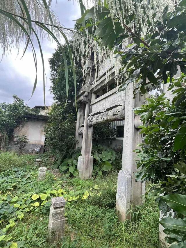 仙游县道光年间＂一村两牌坊＂