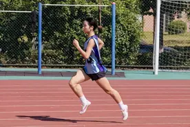 点赞！女大学生破校运动会33年长跑纪录，她还是国家二级运动员图片