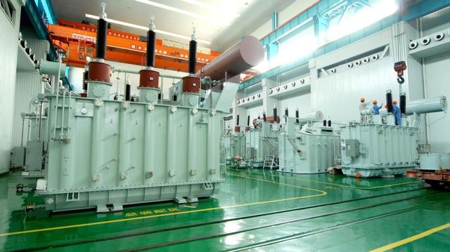 马斯克预言成真！中国变压器出口暴涨，欧美高价求购仍一货难求