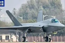 歼35一展英姿，我国空军是如何从一穷二白走向“双隐”的？图片