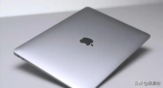 苹果40W快充头藏玄机：iPhone17充电快了，还能充Mac？