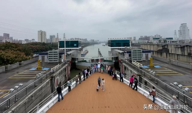 暑假带娃游三峡！三峡游轮选哪个船性价比高些？看完秒懂~