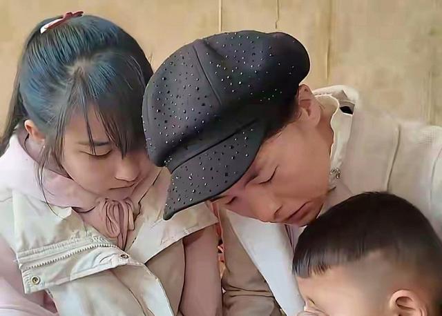 反转！央视刚点赞李佳婷，教育局就紧急叫停！究竟动了谁的奶酪？