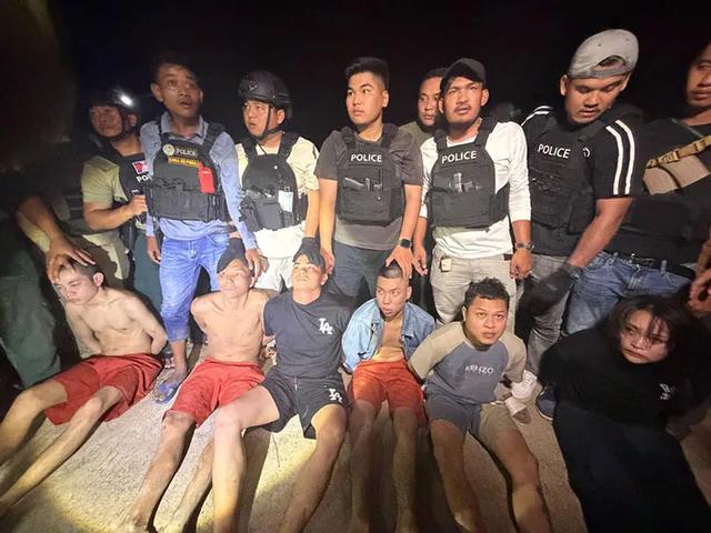 抖音热搜“东南亚第一深情”？越南大嫂为救男友带枪劫法场？