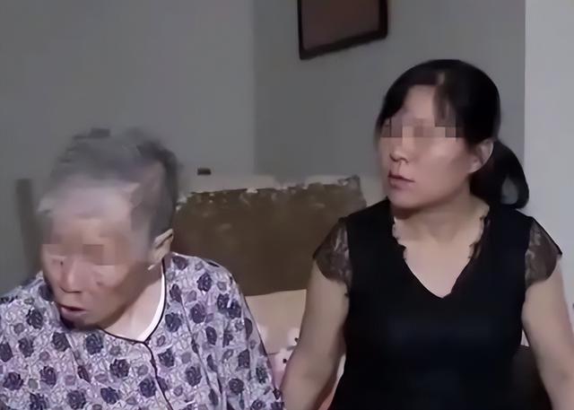 湖南一女子因长得太漂亮，55岁没上过一天班，颜值曝光后网友感慨