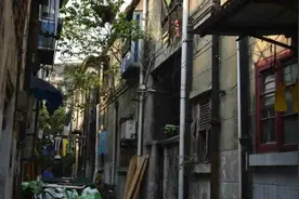 大学同学聚会，均分费用每人300，但之后的选择却让人哭笑不得图片