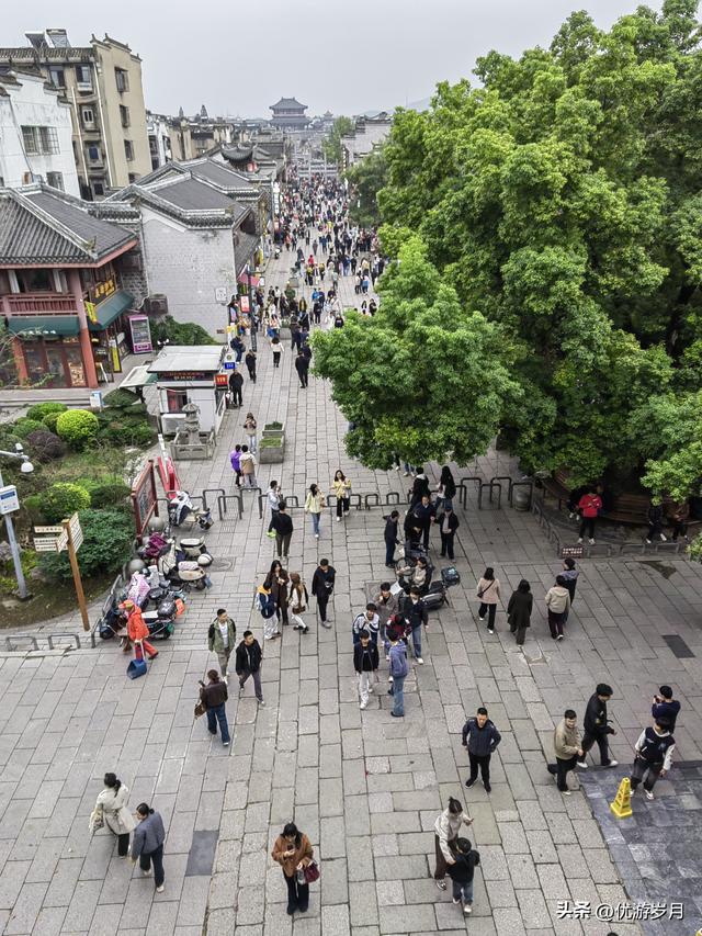 襄阳古城汉江风景很美