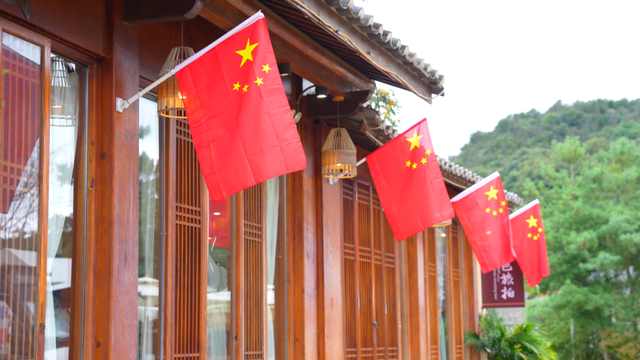 红了！弥勒国庆氛围已拉满，喜迎八方客！