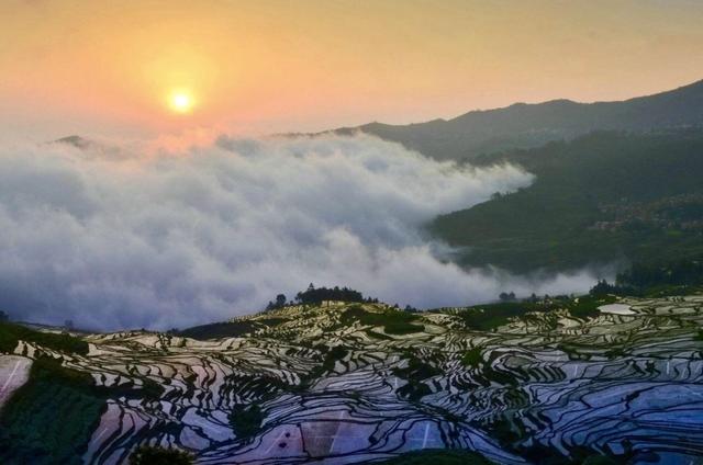这个元旦，来元阳观赏梯田光影，参加百米长街宴吧
